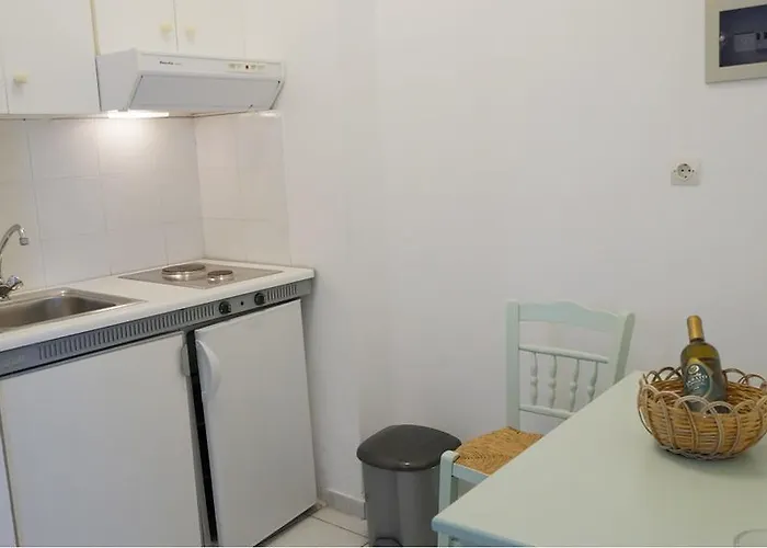 Glyfada Beach Studios 3*