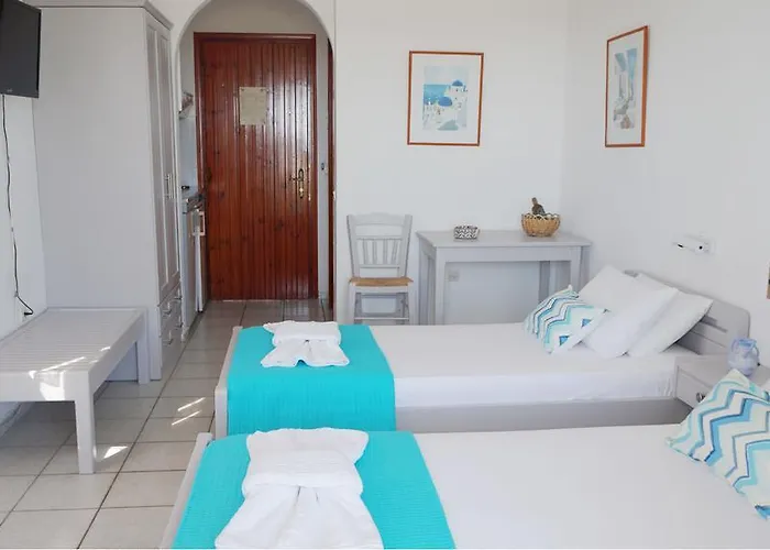 Glyfada Beach Studios 3*